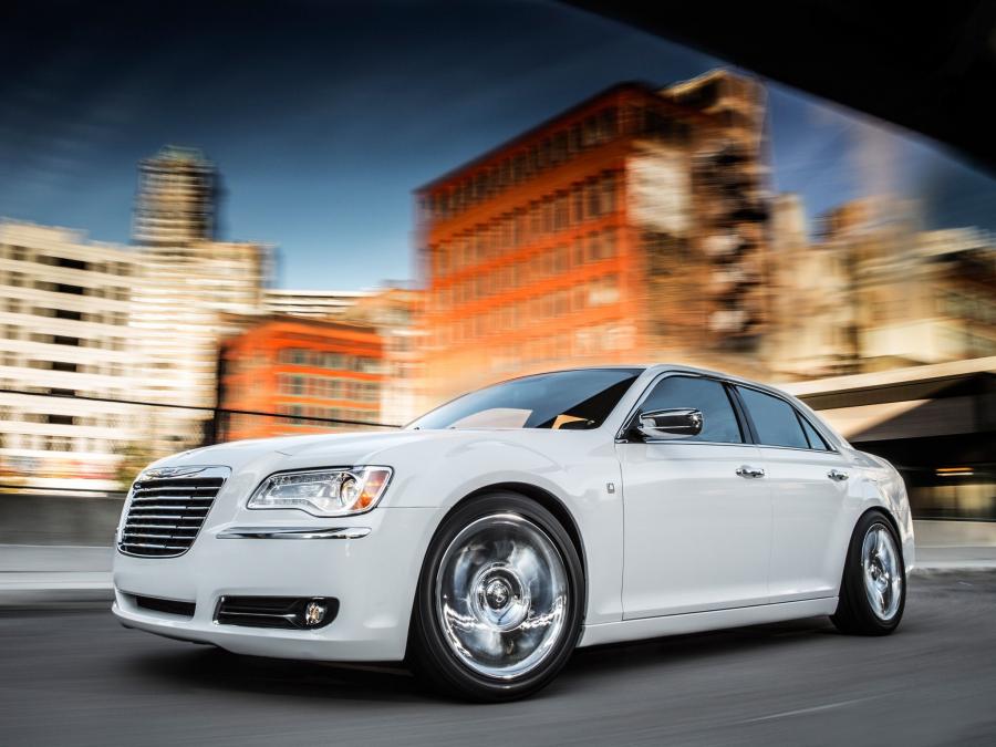  Chrysler 300C Motown 2013 года  (фото 10 из 15)